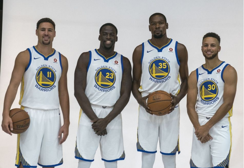 热那亚2-1萨索洛，厄斯蒂高破门，马利诺夫斯基建功（厄斯蒂高、马利诺夫斯基相继进球，热那亚2-1击败萨索洛）