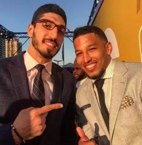 美记：考虑到保罗的职业生涯，快船的做法缺乏尊重（美媒记者：从保罗职业生涯来看，快船此举不够尊重）