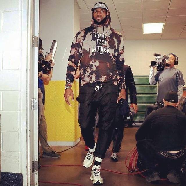 德媒：施洛特贝克可能在踢曼城时复出；迪朗维尔随一线队训练（德媒称施洛特贝克有望战曼城复出，迪朗维尔已随一线队合练）