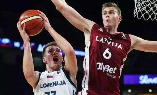 意媒：国米中卫帕拉西奥斯想要重返前东家里瓦达维亚独立（意媒称国米中卫帕拉西奥斯盼重返老东家里瓦达维亚独立）