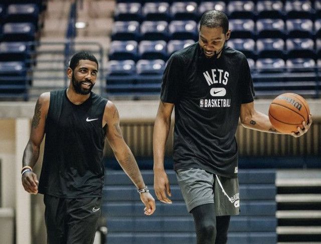 拜仁客战阿森纳名单：凯恩、奥利塞领衔，迪亚斯停赛（拜仁客赴阿森纳大名单：凯恩、奥利塞压阵，迪亚斯因停赛缺席）