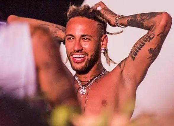 巴萨官方：欧冠对法鹰为高风险，将启动客队球迷安全管控预案（巴萨官宣：欧冠战法鹰被列高风险，将启动客队球迷安保预案）