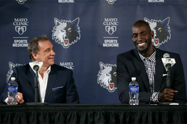 今晚能否取胜？曼联近4次与水晶宫交手未尝胜绩（曼联近四战水晶宫不胜，今晚能否打破尴尬？）