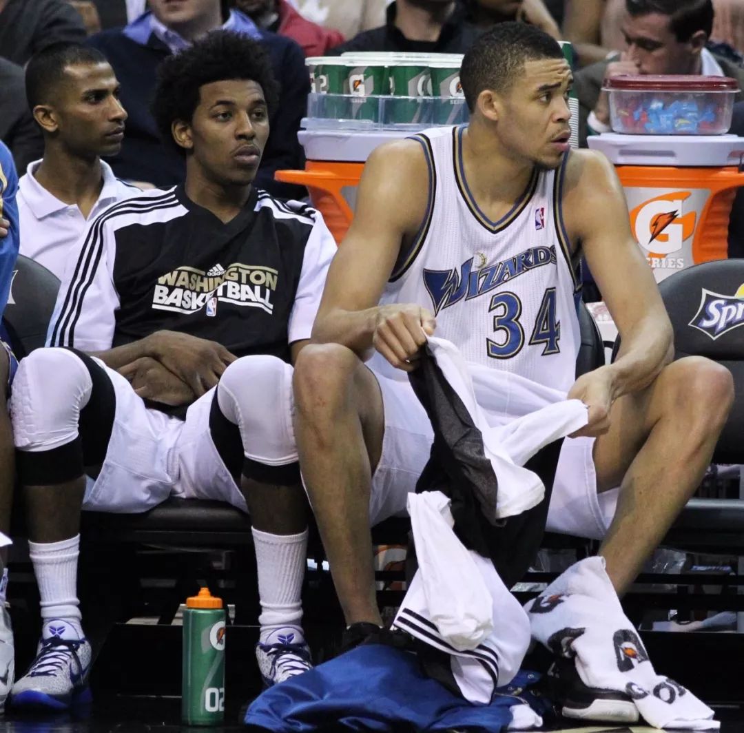 对手直接被晃在原地（一晃让对手当场定格）