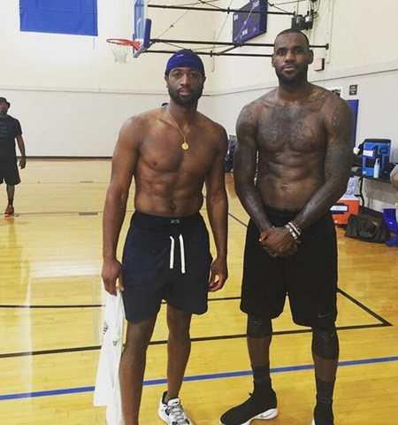 为时晚矣！希罗前三节14中3，末节3投全中砍下11分（觉醒太晚！希罗前三节14投3中，末节三投全进轰下11分）