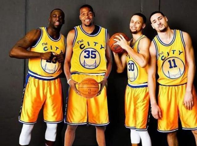 记者：哲凯赖什手指骨折，但他带伤坚持参加比赛和训练（记者披露：哲凯赖什手指骨折，仍带伤参加比赛与训练）