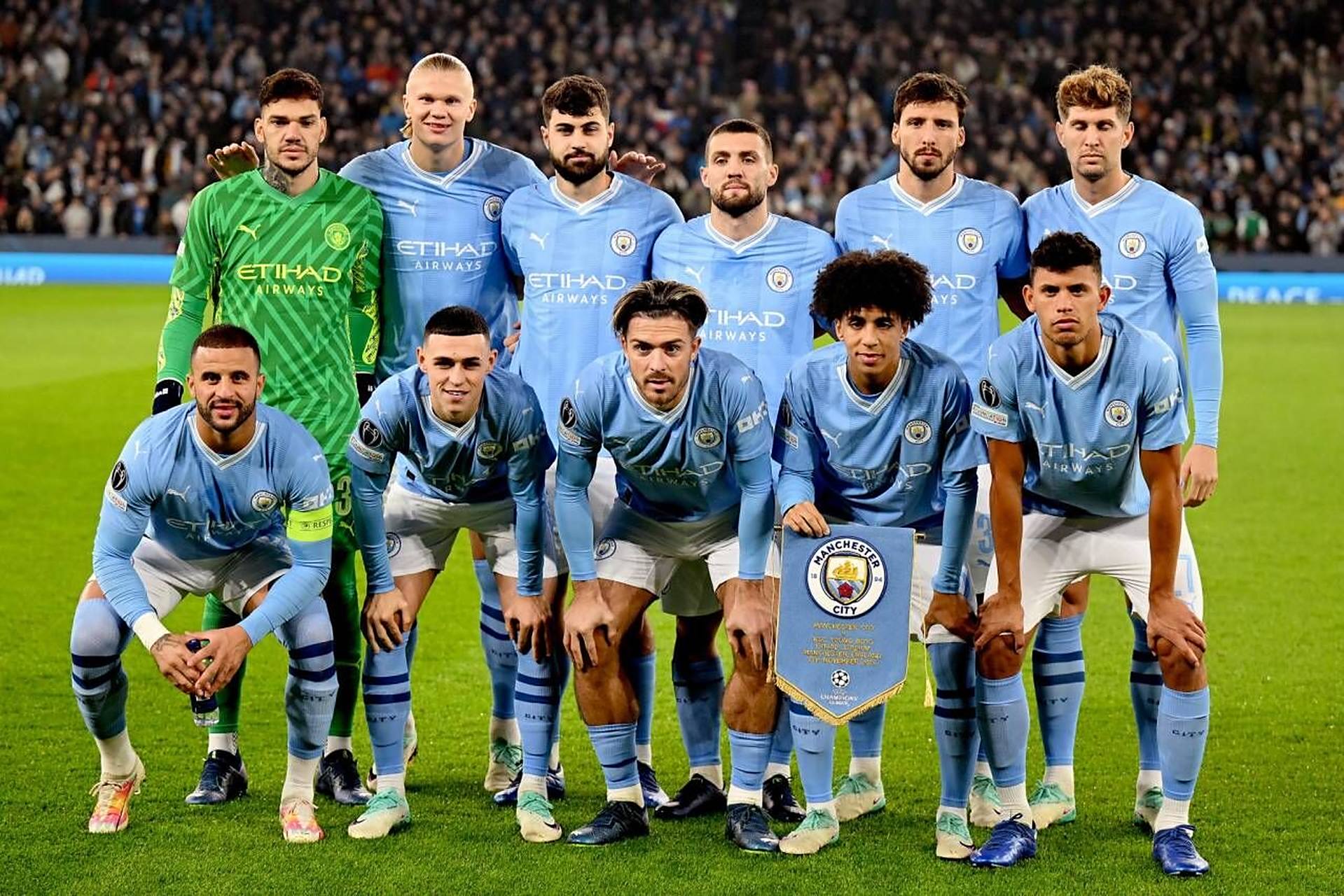 足球这项运动陪伴了我整个初高中，今天我十八岁了，...（从初中到高中，足球一路相随，十八岁的今天...）