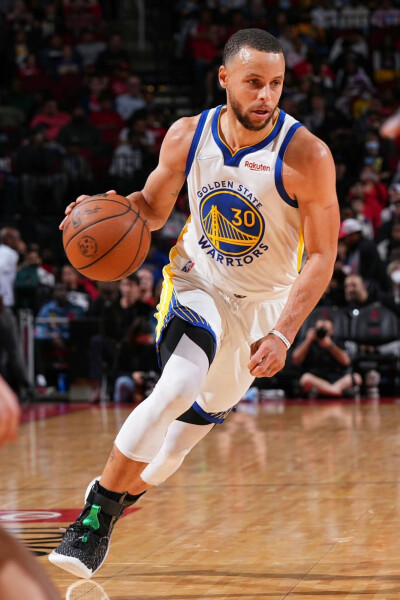 NBA球员数据榜：字母哥得分继续领先,（NBA数据榜：字母哥得分仍居首位）