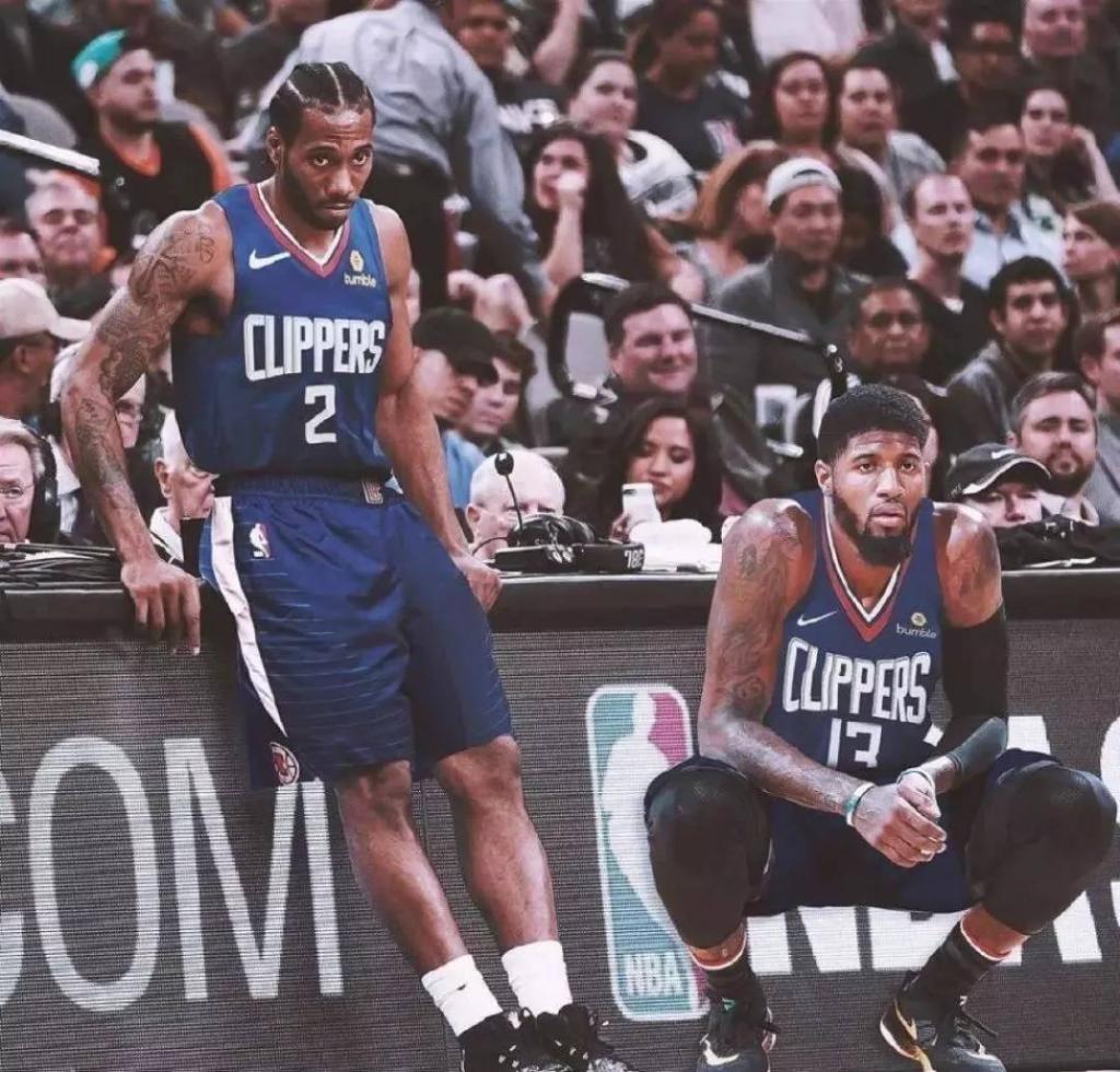 跟队：米兰不太可能在一月运作莱万，但他是夏窗的理想人选（队记：米兰冬窗引进莱万可能性不大，夏窗仍视其为理想目标）