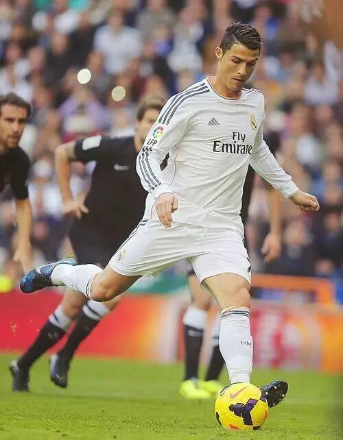 罗马诺：奥斯卡·鲍伯可能在1月离开曼城，多特已经送上报价（罗马诺：多特已报价奥斯卡·鲍伯，球员或在一月离开曼城）