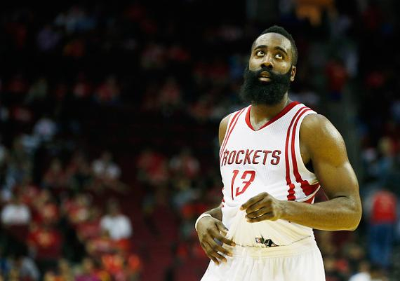 热议U22男足输越南：五后卫+偏哨都输了，非要国际日去忙全运（U22国足负越南引热议：五后卫保守难奏效，疑似偏哨也难救场，国际比赛日仍分心全运会）