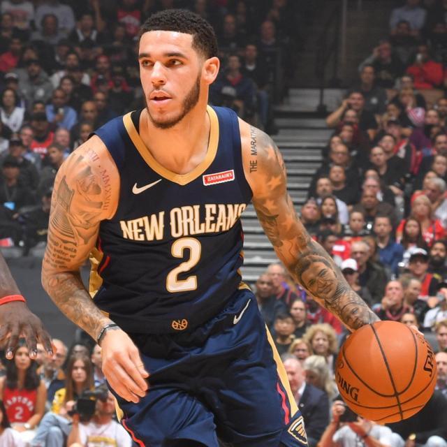 亚沙里稳健复出，80次传球仅失误6次，并送出一次全场最佳进攻机会的长传（亚沙里复出稳如旧：80次传球仅6次失误，一脚长传创造全场最佳良机）