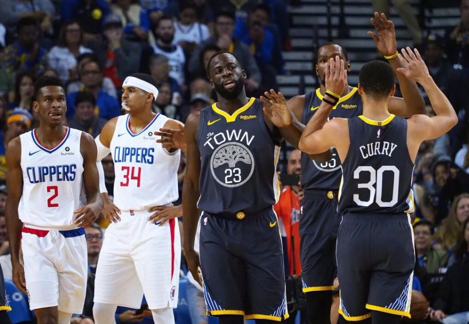 NBA球员数据榜：字母哥得分继续领先,（NBA数据榜：字母哥得分仍居首位）